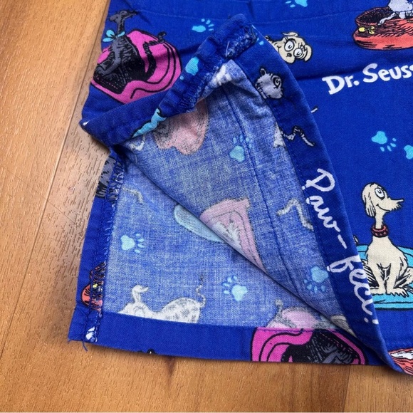 Dr. Seuss Nurse Uniform Short Sleeve Tee - Blue and Pink V-Neck Size S - Picture 8 of 9
